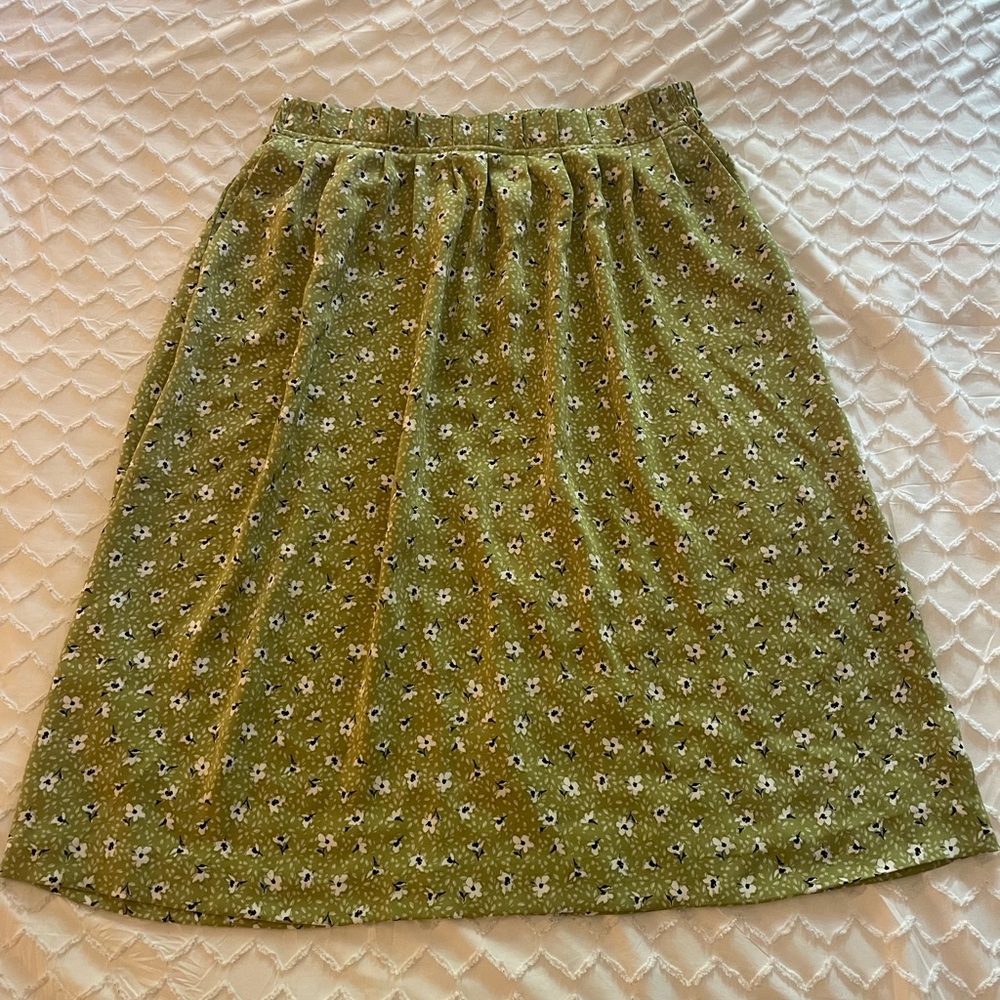 DR2 Green Smocked A-Line Skirt Knee-Length